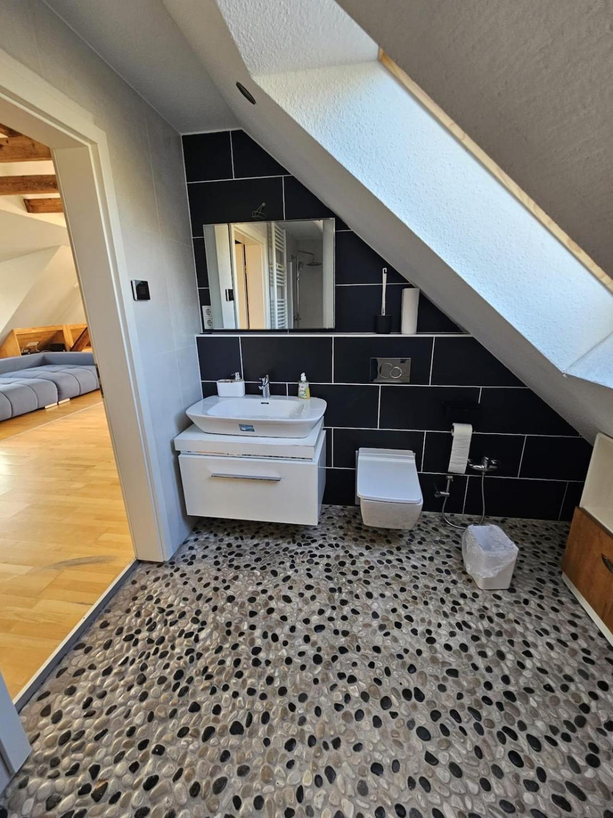 Stylish Floor With Garden View Apartment *